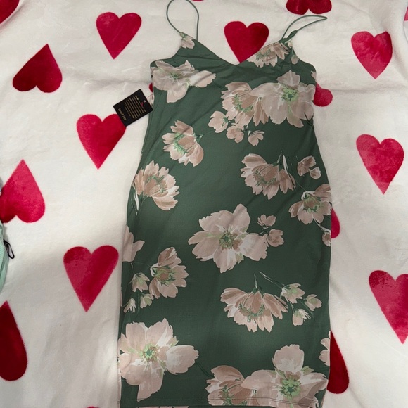 bebe Green and Cream Floral Midi Dress - Picture 1 of 5